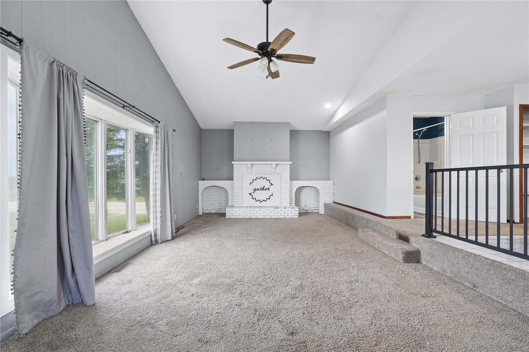 1056 W Avenue Norway IA 52318