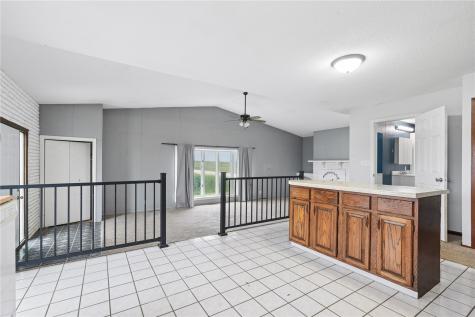 1056 W Avenue Norway IA 52318