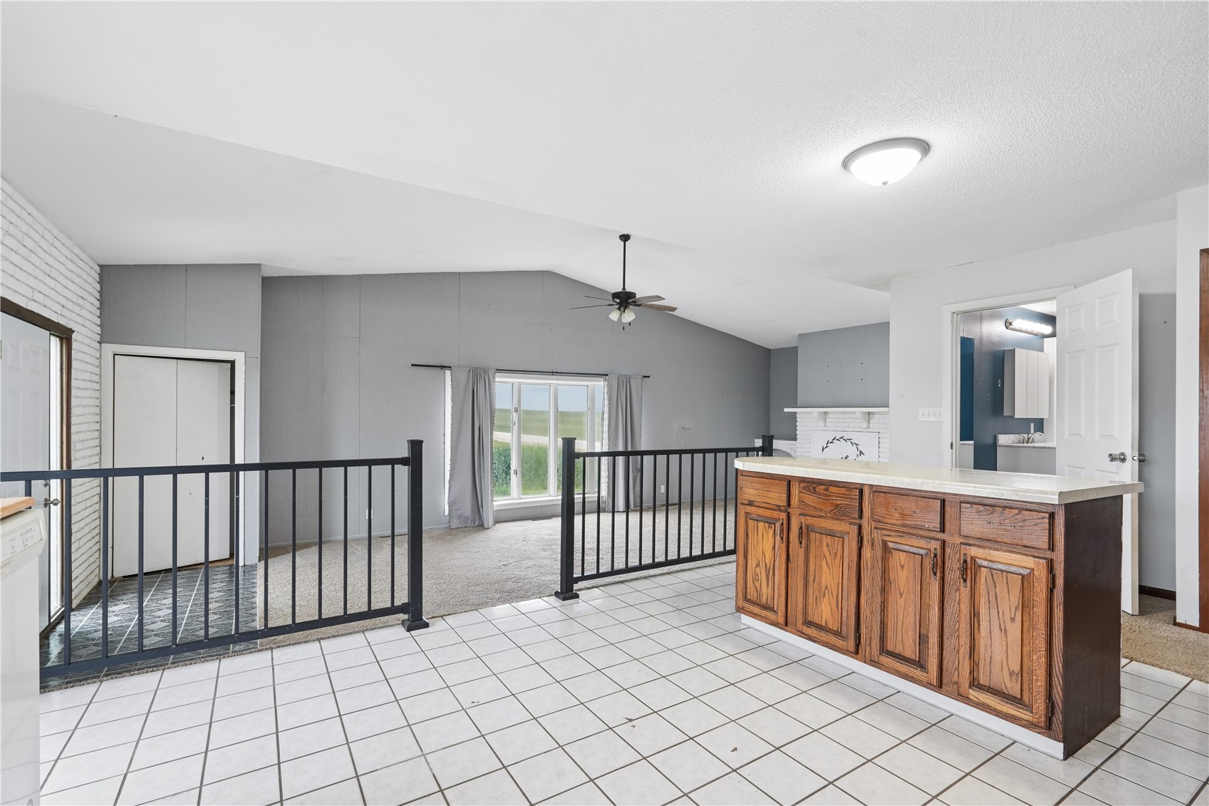 1056 W Avenue Norway IA 52318