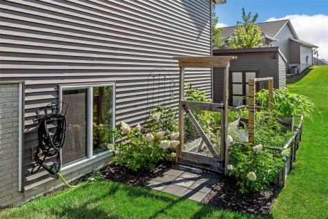 1626 Prairie Rose Drive SW Cedar Rapids IA 52404