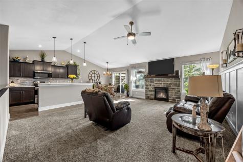 1626 Prairie Rose Drive SW Cedar Rapids IA 52404