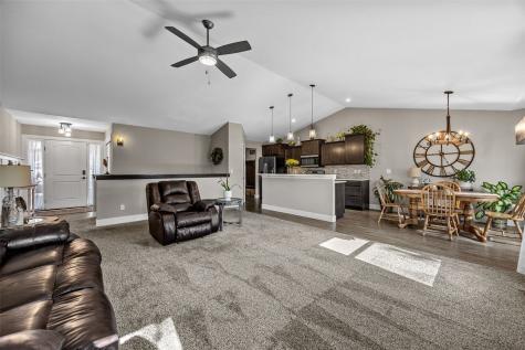 1626 Prairie Rose Drive SW Cedar Rapids IA 52404