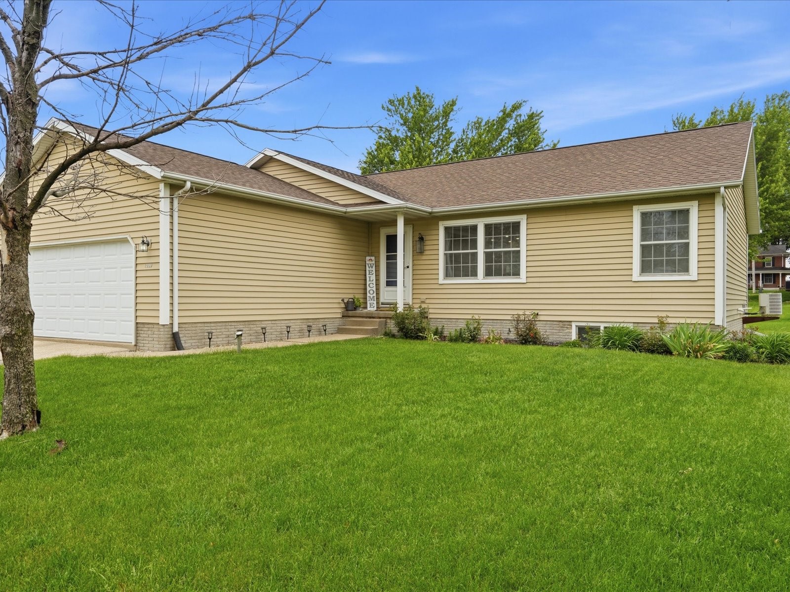 1009 Business 30 SW Mt Vernon IA 52314