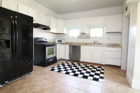 222 W 5th Street Tipton IA 52772