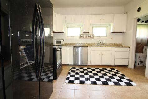 222 W 5th Street Tipton IA 52772