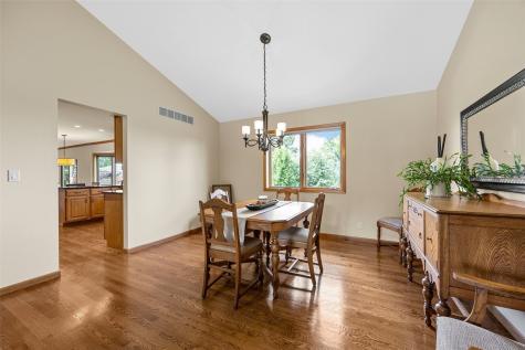 3120 Falcon Drive NE Cedar Rapids IA 52402