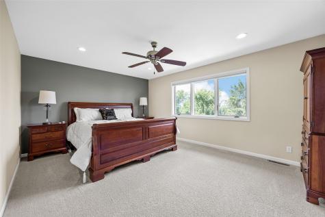3120 Falcon Drive NE Cedar Rapids IA 52402