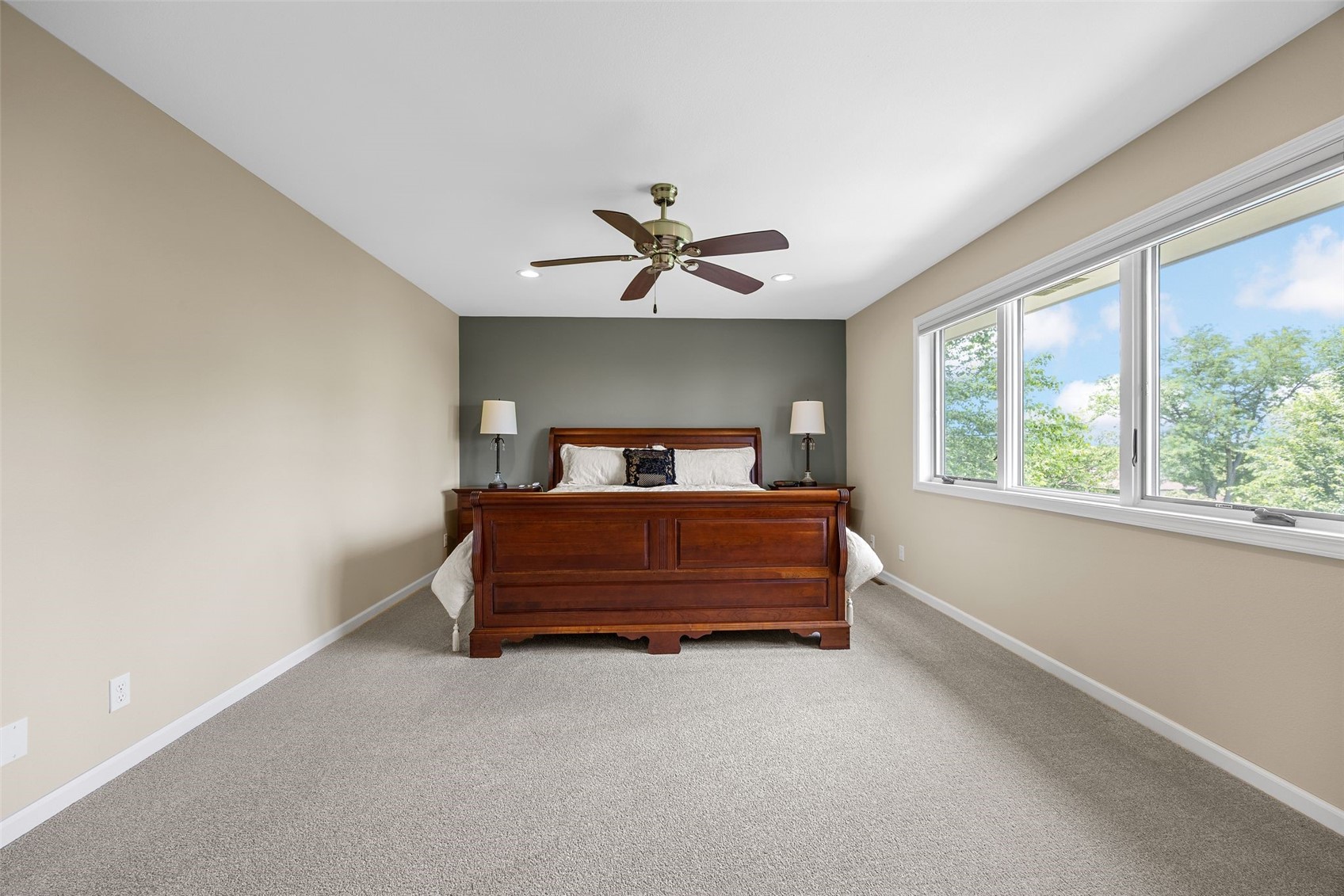 3120 Falcon Drive NE Cedar Rapids IA 52402