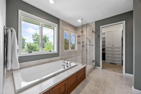 3120 Falcon Drive NE Cedar Rapids IA 52402