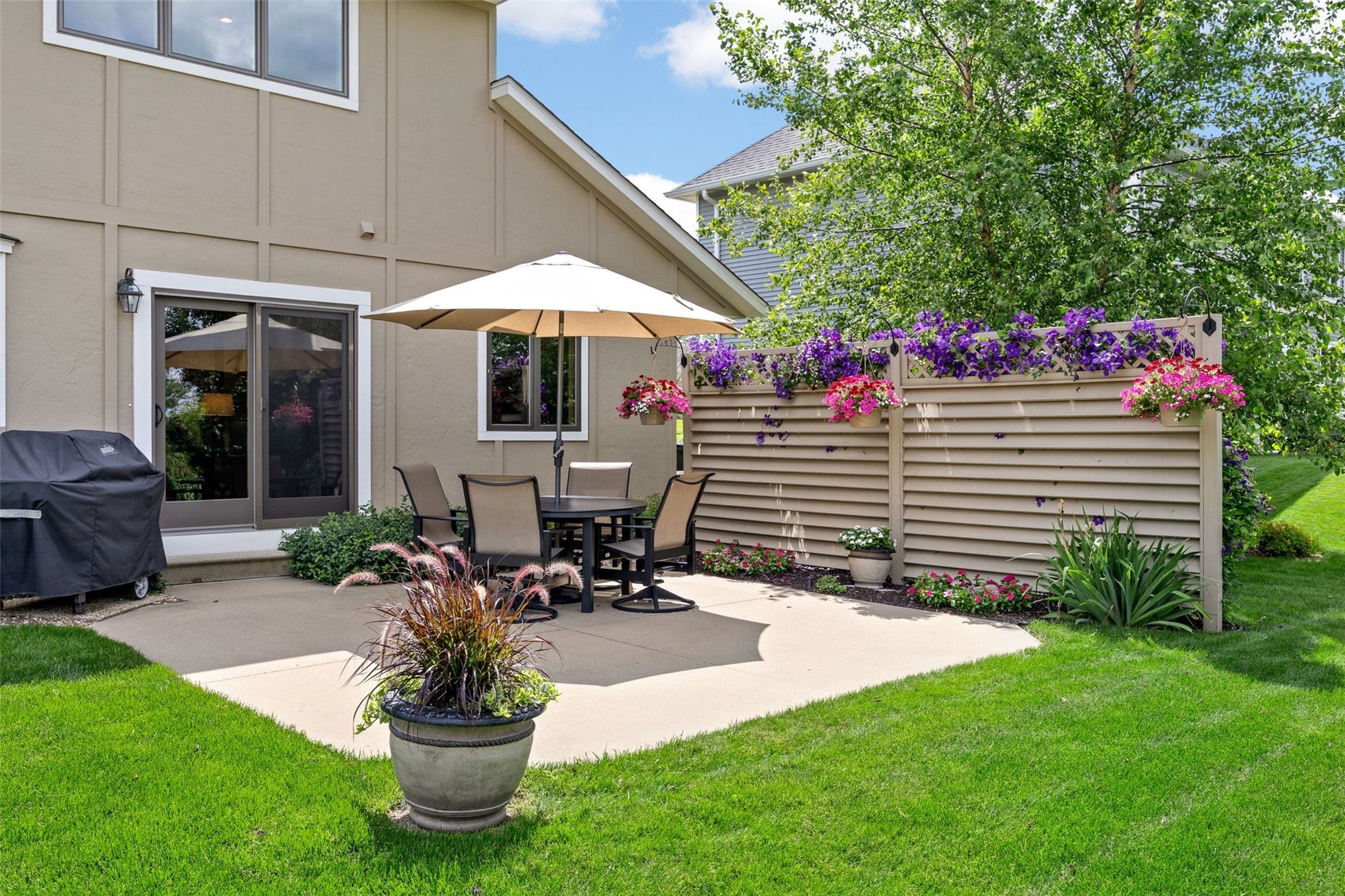 3120 Falcon Drive NE Cedar Rapids IA 52402