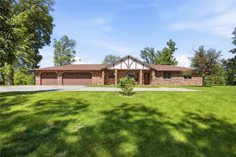4140 Elkhorn Drive Cedar Rapids IA 52411