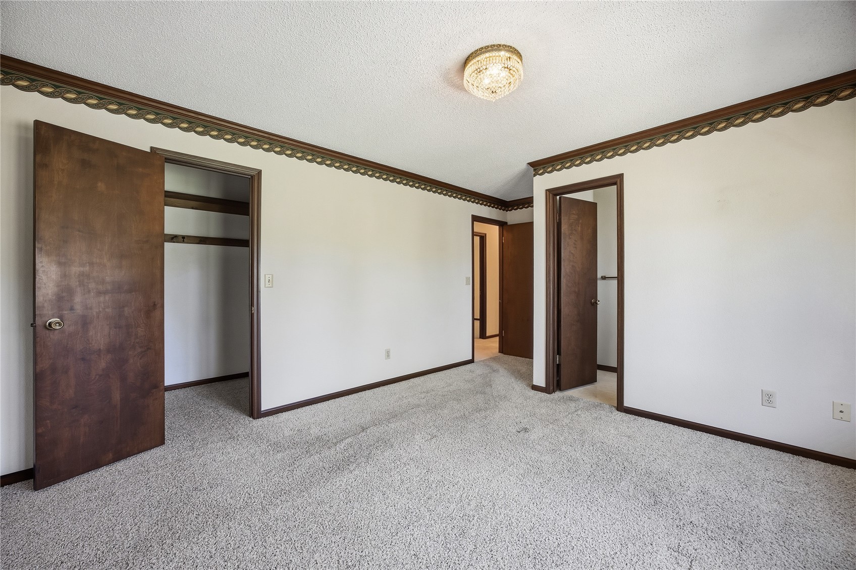 4140 Elkhorn Drive Cedar Rapids IA 52411