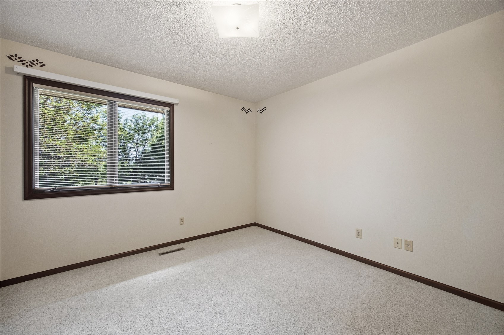 4140 Elkhorn Drive Cedar Rapids IA 52411