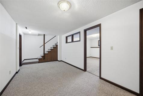 4140 Elkhorn Drive Cedar Rapids IA 52411