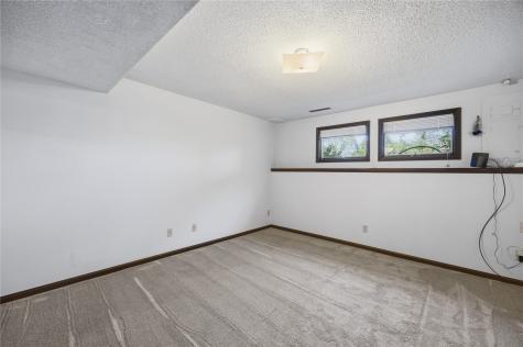 4140 Elkhorn Drive Cedar Rapids IA 52411