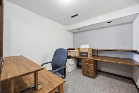4140 Elkhorn Drive Cedar Rapids IA 52411