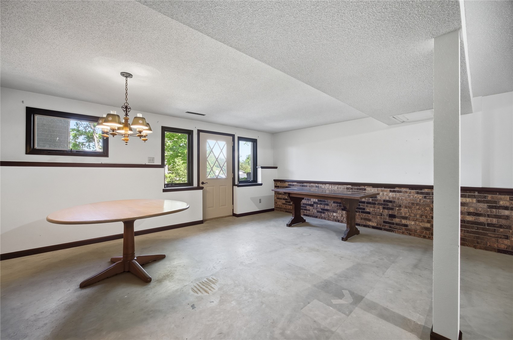 4140 Elkhorn Drive Cedar Rapids IA 52411