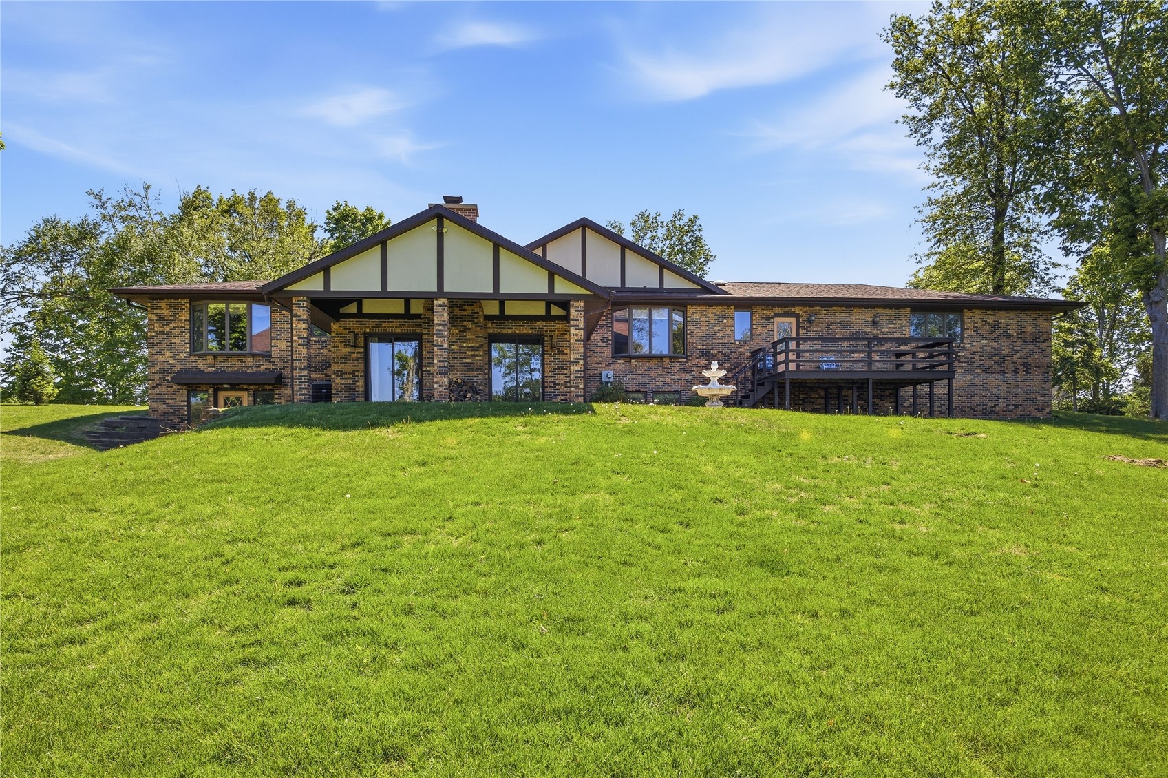4140 Elkhorn Drive Cedar Rapids IA 52411