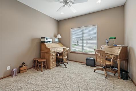 250 Ridgewood Drive Hiawatha IA 52233