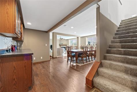 250 Ridgewood Drive Hiawatha IA 52233