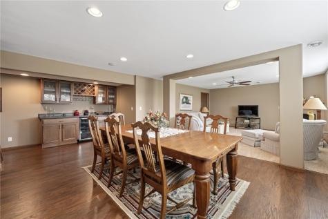 250 Ridgewood Drive Hiawatha IA 52233