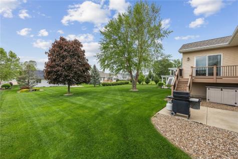 250 Ridgewood Drive Hiawatha IA 52233