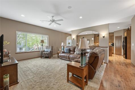 250 Ridgewood Drive Hiawatha IA 52233