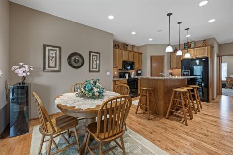 250 Ridgewood Drive Hiawatha IA 52233