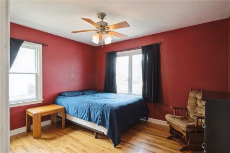 2418 Franklin Avenue NE Cedar Rapids IA 52402