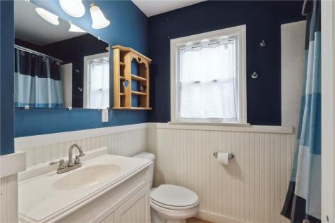 2418 Franklin Avenue NE Cedar Rapids IA 52402