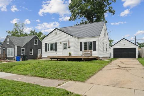2418 Franklin Avenue NE Cedar Rapids IA 52402