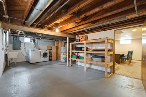 2418 Franklin Avenue NE Cedar Rapids IA 52402