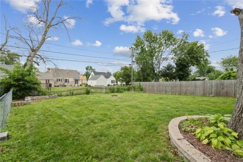 2418 Franklin Avenue NE Cedar Rapids IA 52402