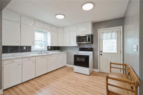 2418 Franklin Avenue NE Cedar Rapids IA 52402