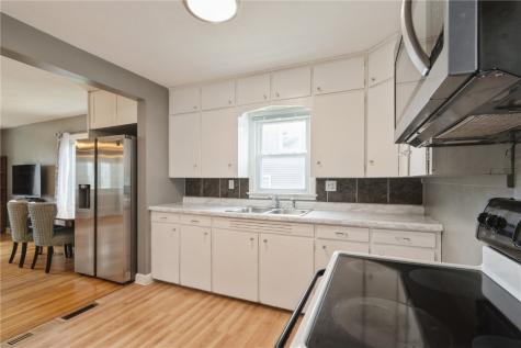 2418 Franklin Avenue NE Cedar Rapids IA 52402