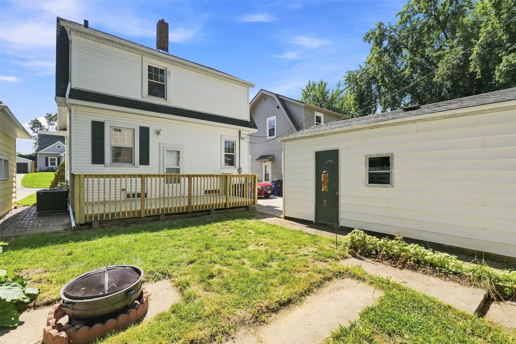 1972 2nd Avenue SE Cedar Rapids IA 52403