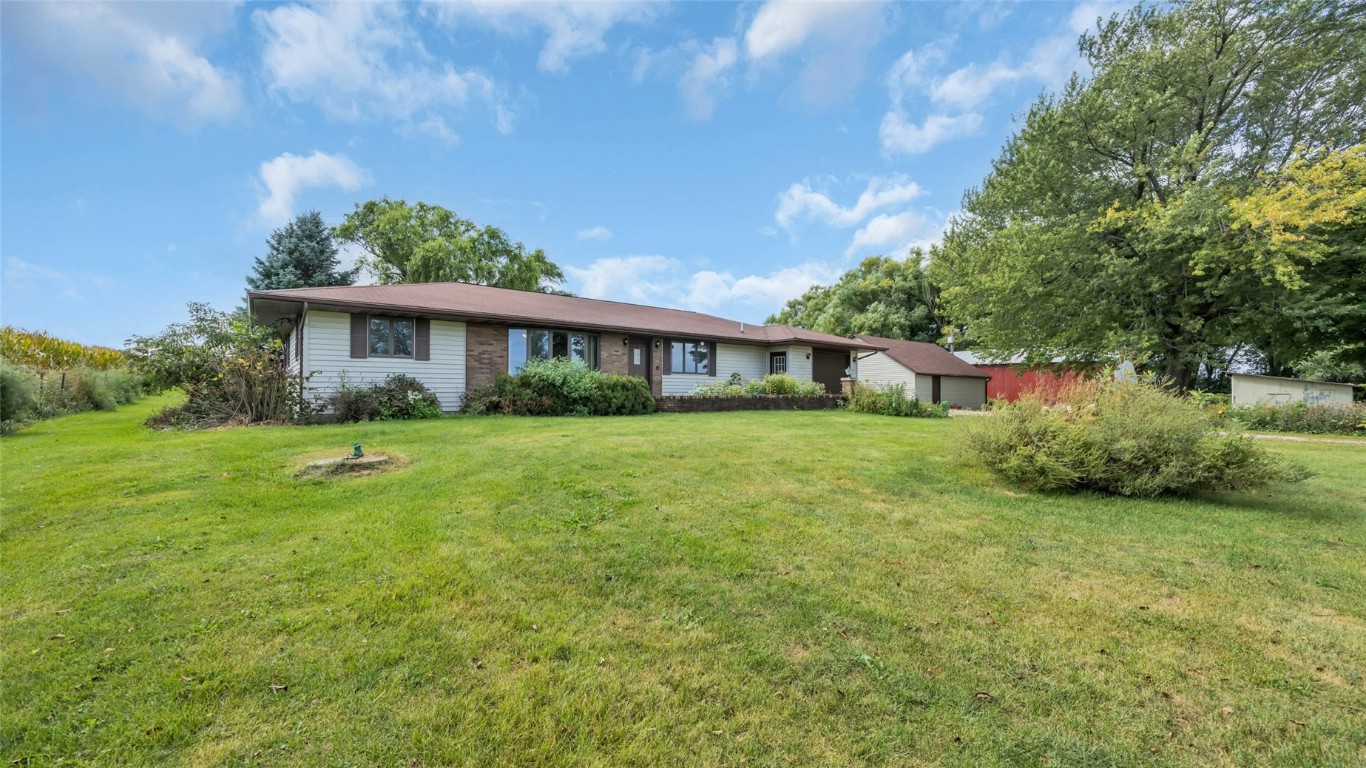 5589 22nd Avenue Trail Vinton IA 52349