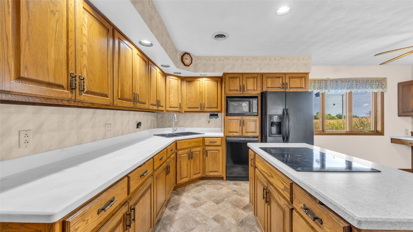 5589 22nd Avenue Trail Vinton IA 52349