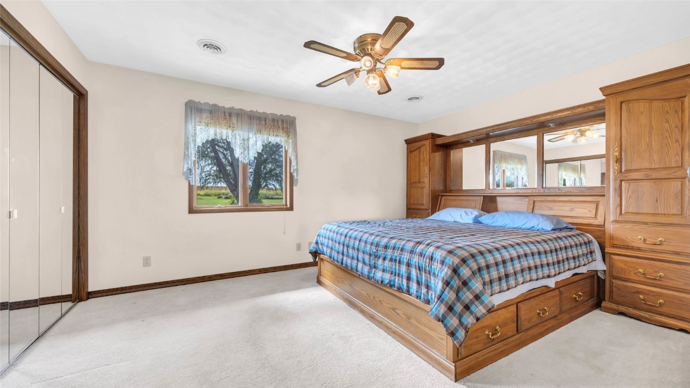 5589 22nd Avenue Trail Vinton IA 52349