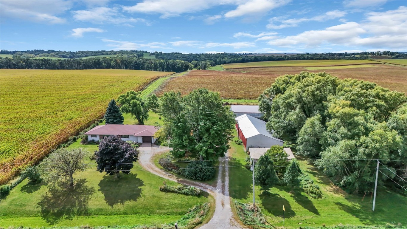5589 22nd Avenue Trail Vinton IA 52349