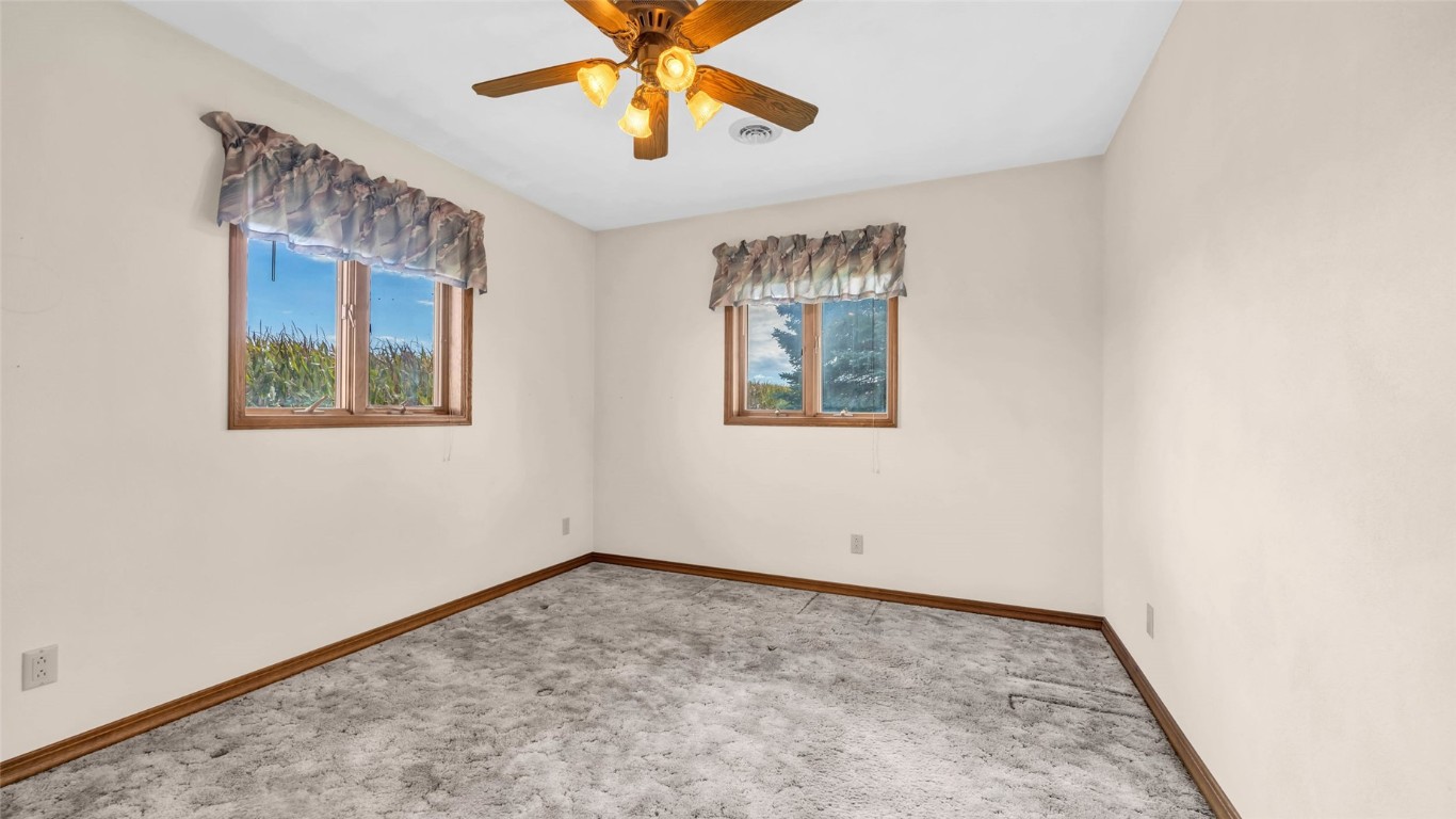 5589 22nd Avenue Trail Vinton IA 52349
