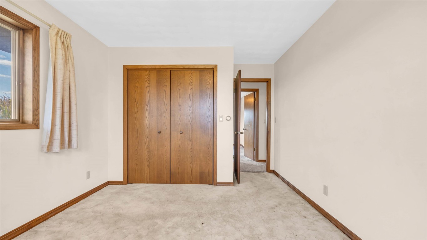 5589 22nd Avenue Trail Vinton IA 52349