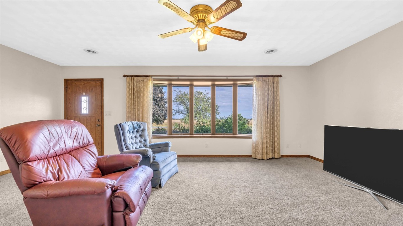 5589 22nd Avenue Trail Vinton IA 52349
