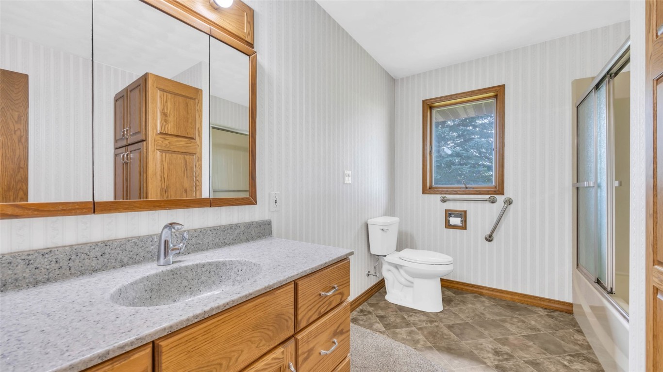 5589 22nd Avenue Trail Vinton IA 52349