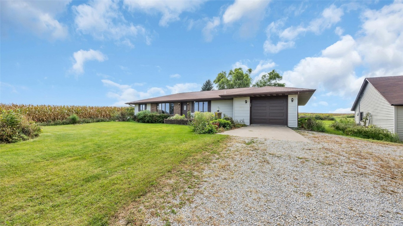 5589 22nd Avenue Trail Vinton IA 52349