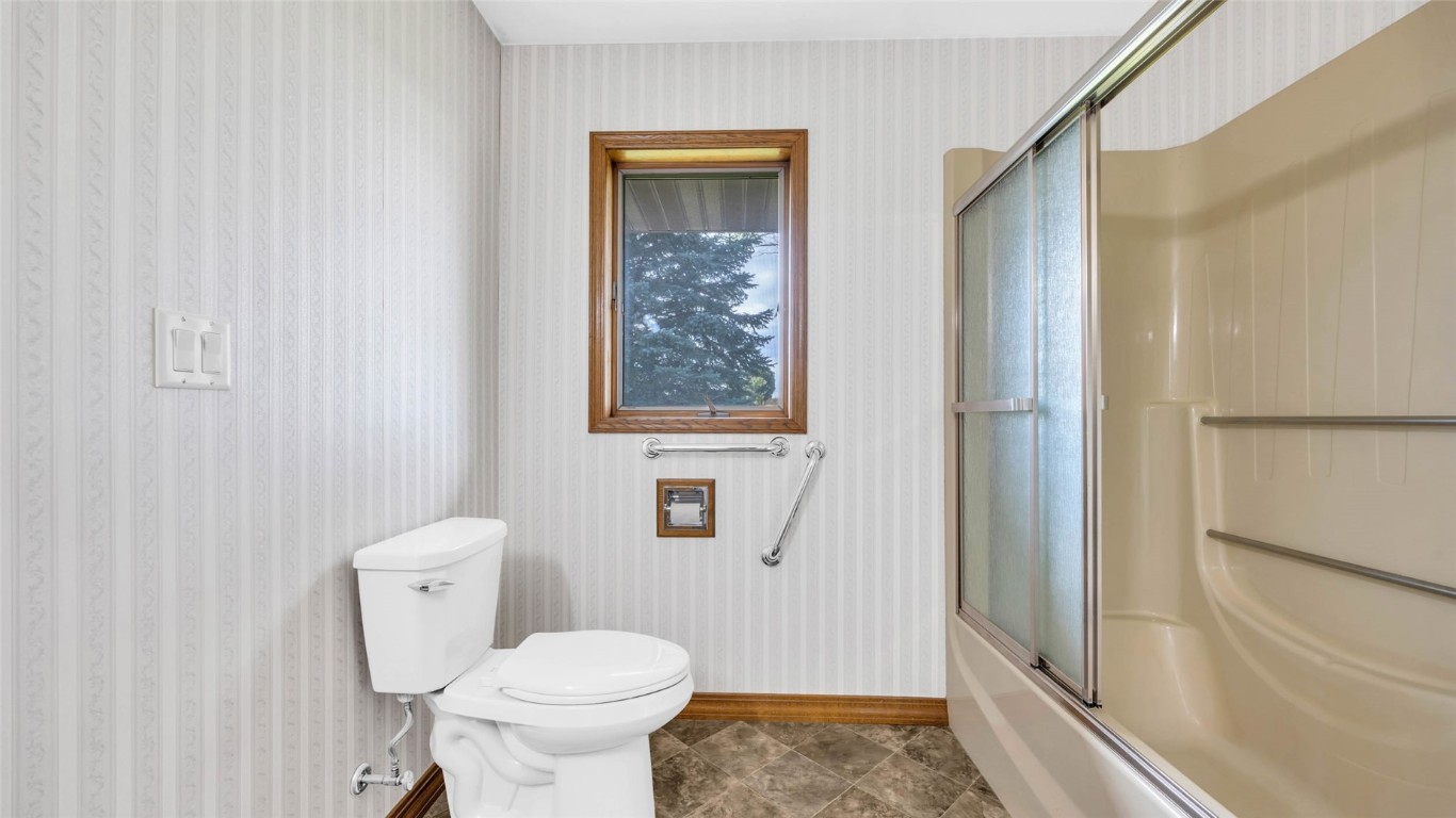 5589 22nd Avenue Trail Vinton IA 52349