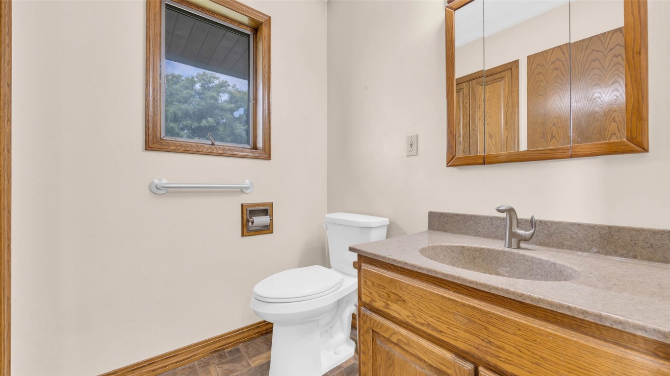 5589 22nd Avenue Trail Vinton IA 52349