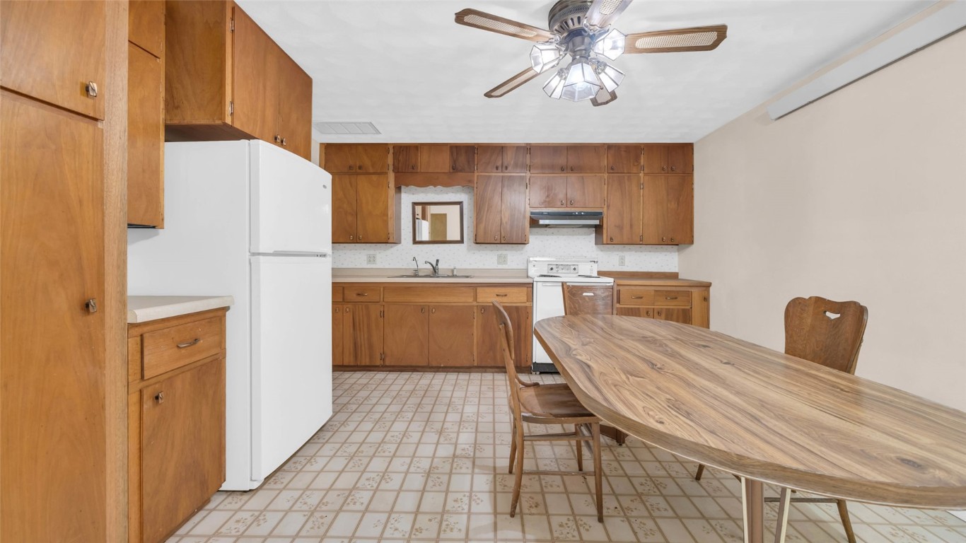 5589 22nd Avenue Trail Vinton IA 52349