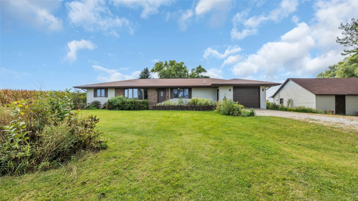5589 22nd Avenue Trail Vinton IA 52349