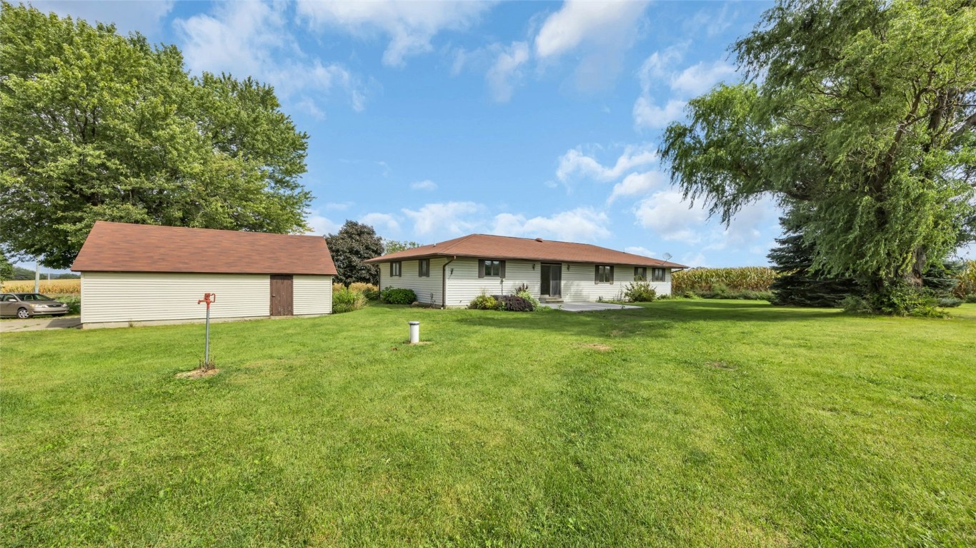 5589 22nd Avenue Trail Vinton IA 52349